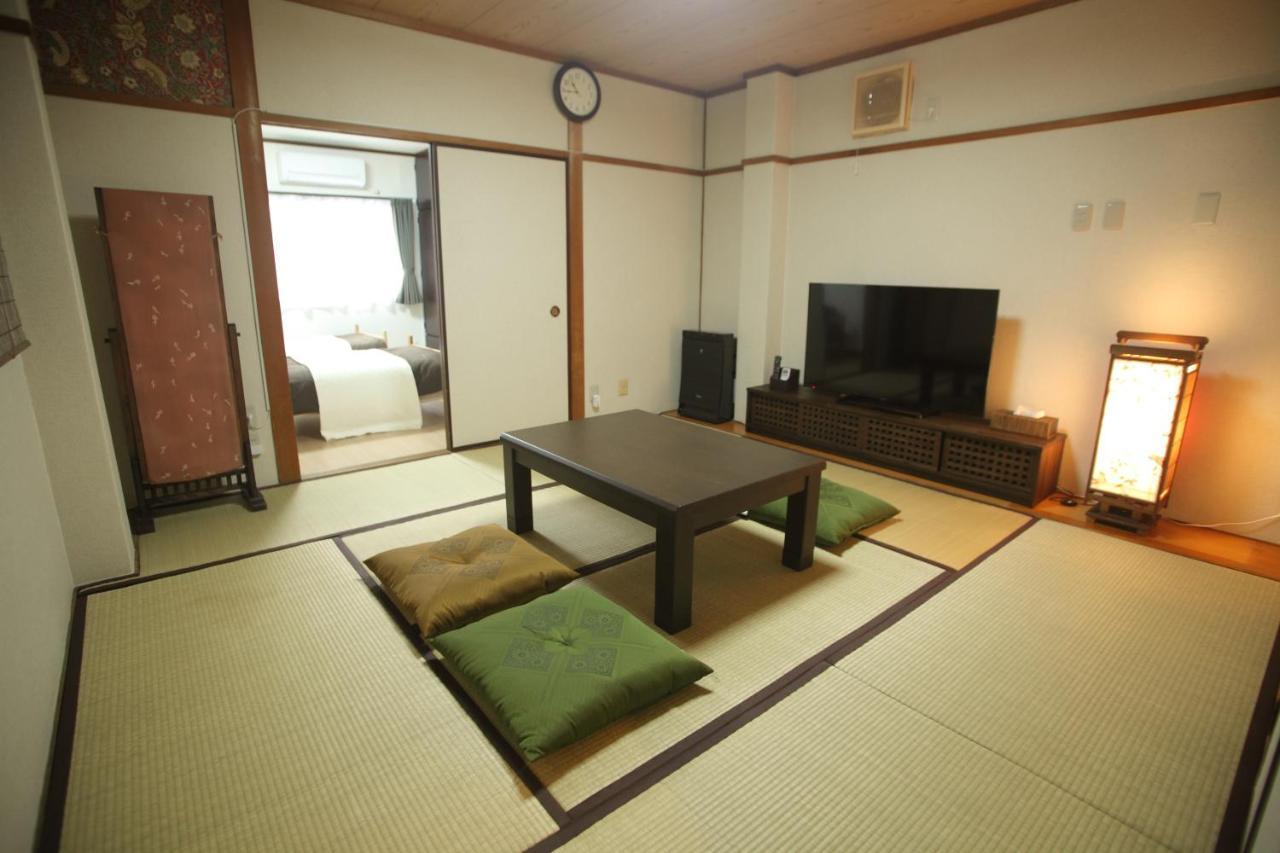 Guest House Futaba Osaka Exteriör bild
