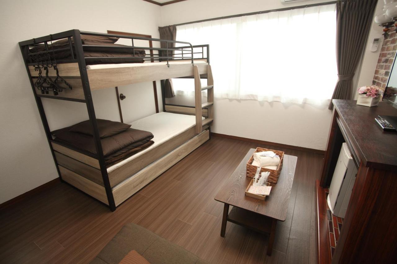 Guest House Futaba Osaka Exteriör bild